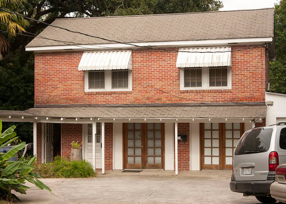 Private space, convenient to many B.R. attractions, AND an "away from it all" feeling as well.