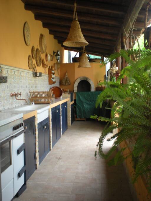 cucinare all'aperto regala una sensazione di benessere e libertà