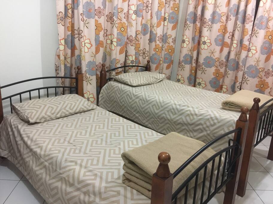 A CLEAN BEDROOM IN A BEAUTIFUL APARTMENT FOR TWO PERSONS.