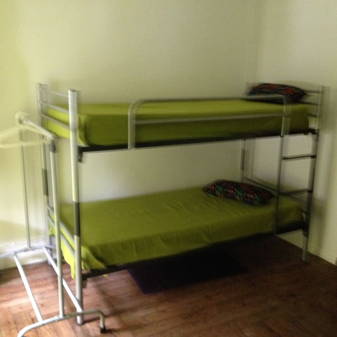 Quarto Verde / Green Bedroom