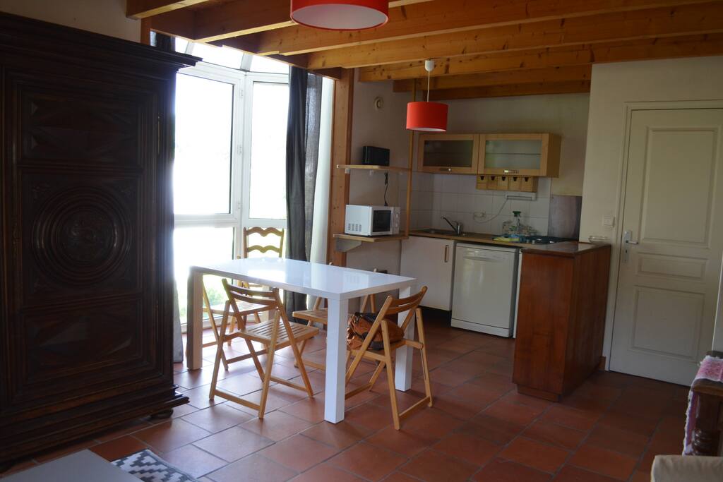 Kitchenette, salle à manger