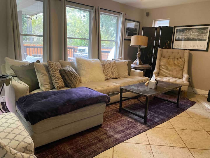Spacious Family Retreat 4br Home, Backyard, Wi-fi - Cedar Park, TX