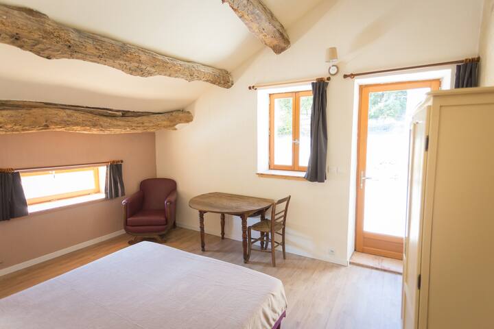 غرفة النوم 2