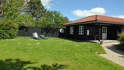 Summer house right down to the water