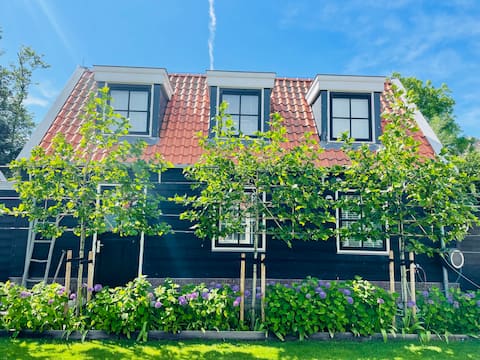 Successful Airbnb property: Charming countryside Lodge on island de Woude in Castricum