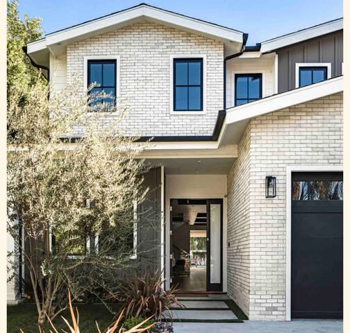 Modern and Quiet 4 Bedroom Home. West Hollywood gallery image 2