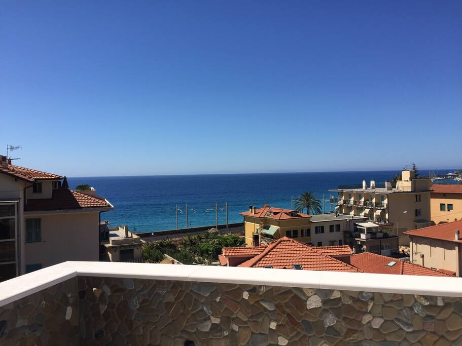 La vista dal terrazzo del piano 1