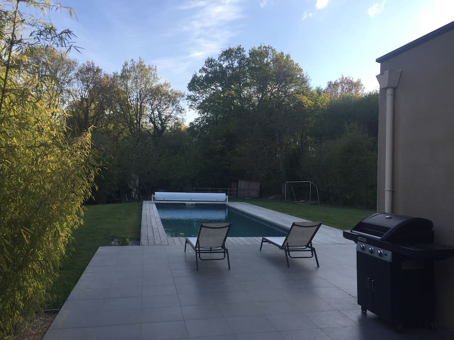 Terrasse est - espace barbecue