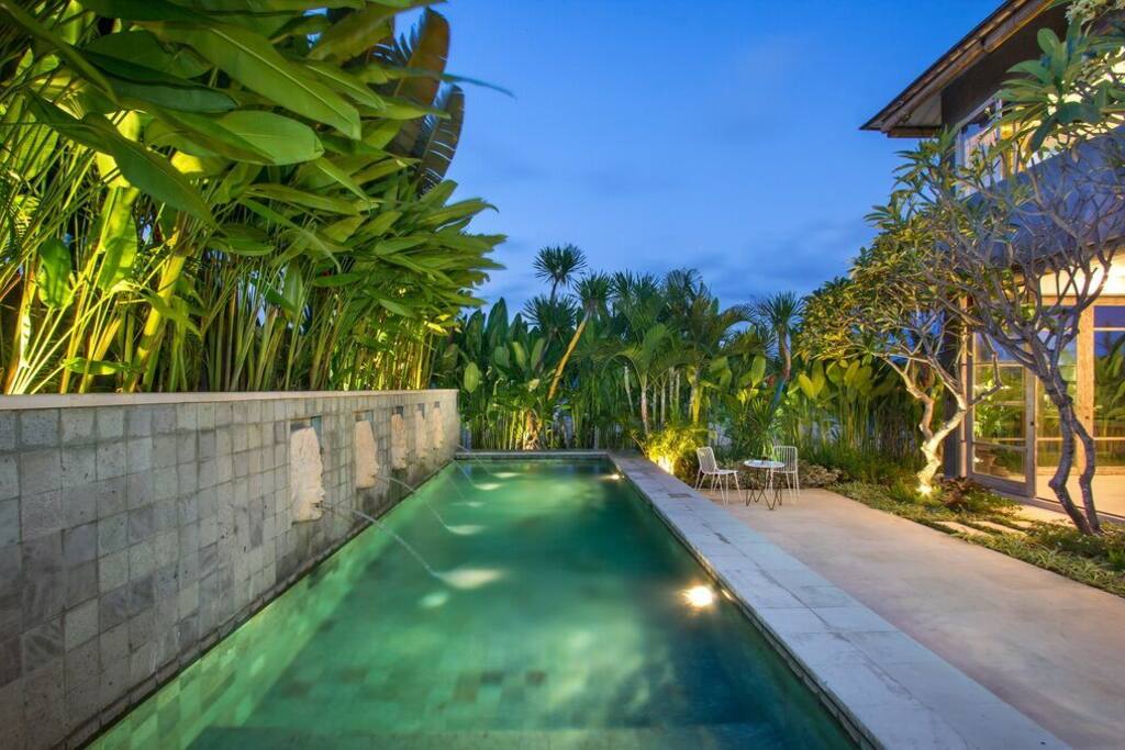 Baby safe Pool with raised edge.
Enjoy a dip after a long day of relaxing