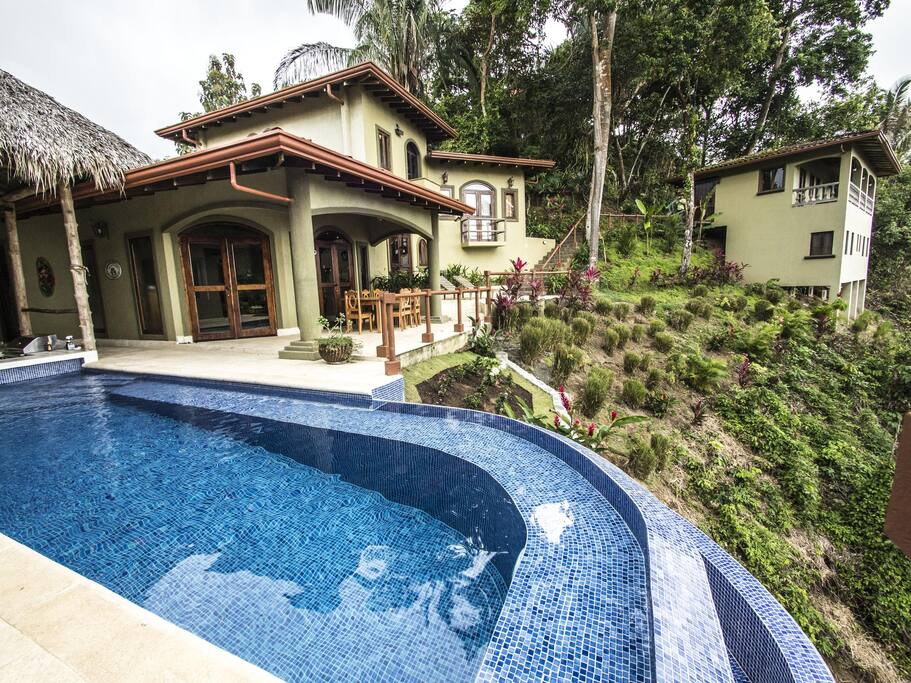 7 Bedrooms, 8 Bathrooms, 2 Living Areas, 2 Kitchens & 2 Laundry