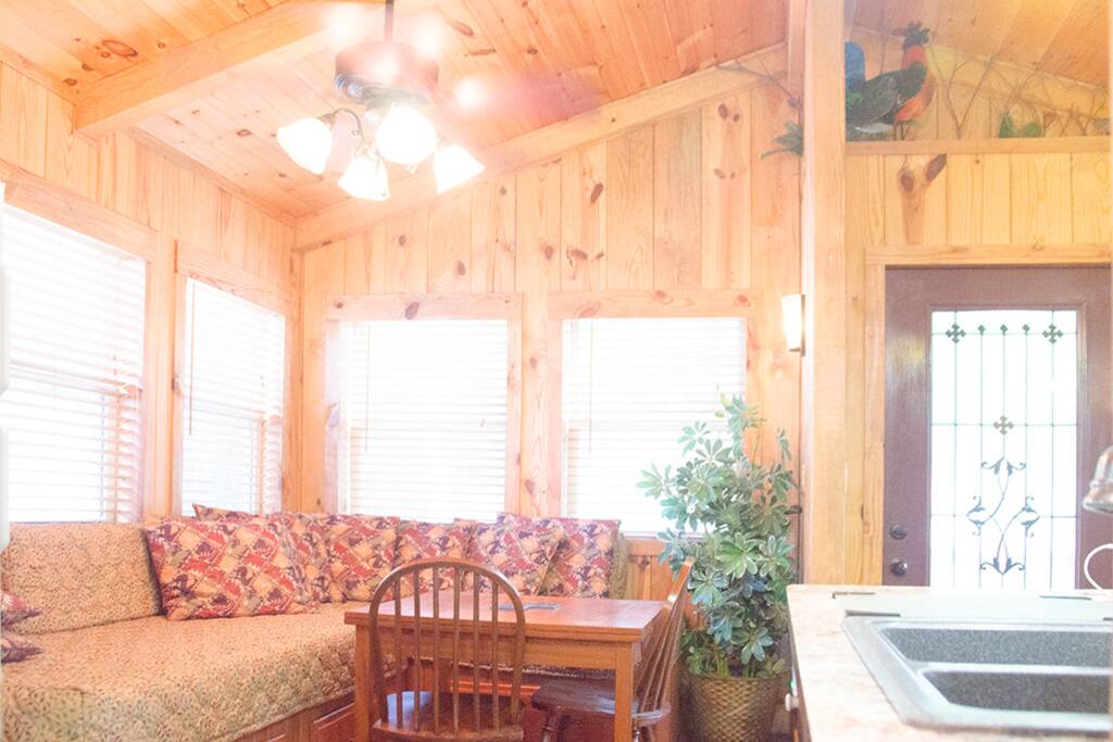 Dining | Day Beds