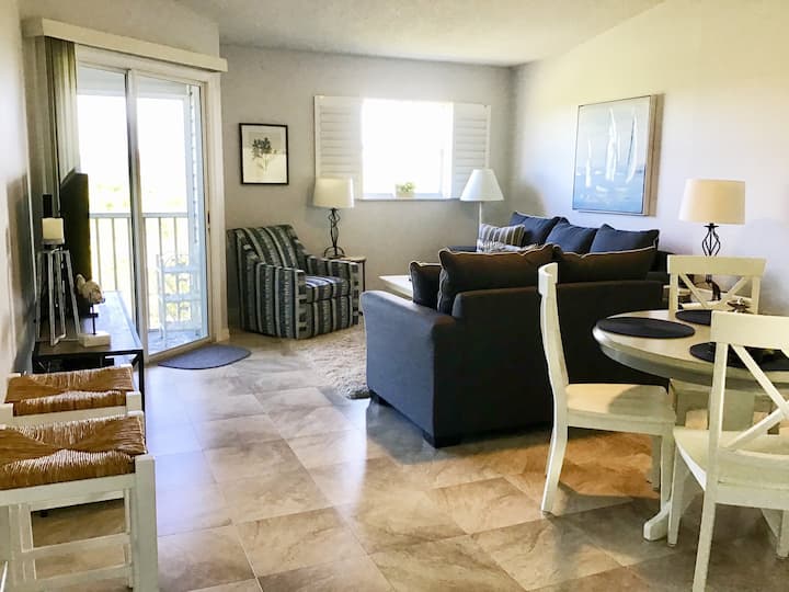 New Listing On Ami! Walk To Fabulous Beach Front! - Anna Maria Island, FL