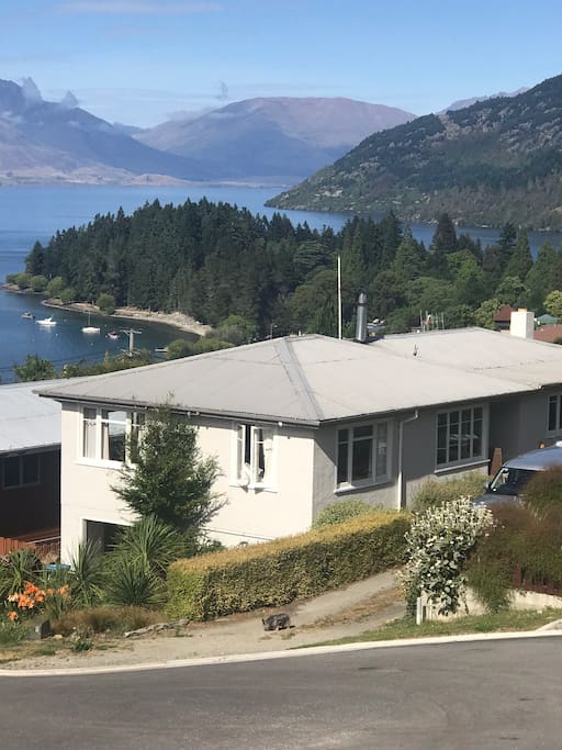 19 Panorama Place - View of House and Lake Wakatipu in Background