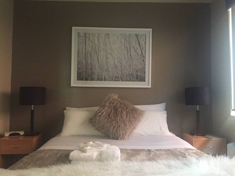 Queen size bed