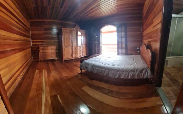 Chumba cha kulala cha kiwango cha juu kilicho na chumba cha kulala 