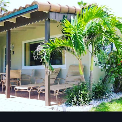 Sunny Ocean Front Villa (N)