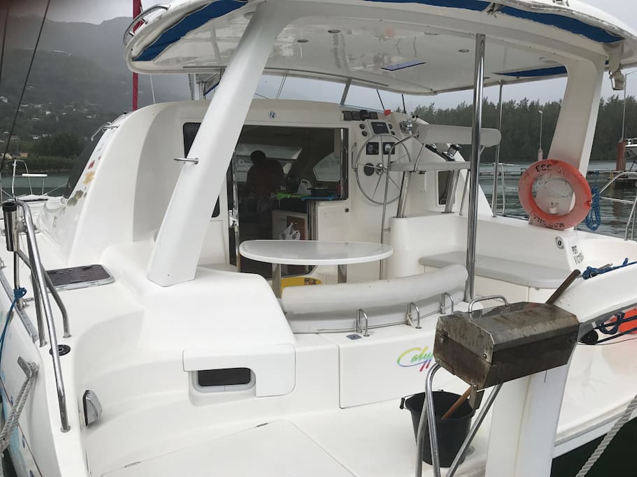 The area of the boat where you can sit to have breakfast, lunch and dinner. Or simply enjoy a sundowner. You can also catch up on your emails.