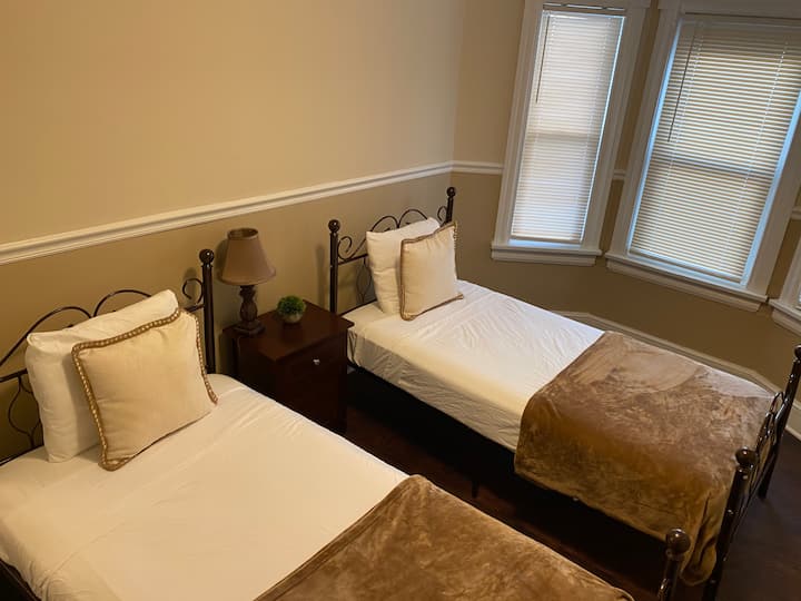 Segundo dormitorio con 2 camas individuales