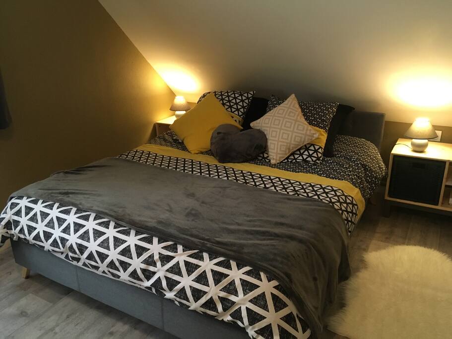 Lit Queen Size Urban Spa