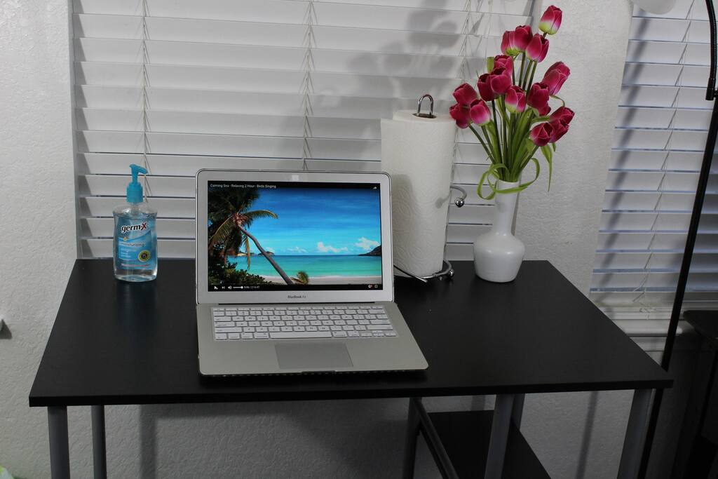Computer Desk in the room