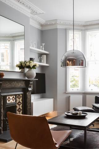 Contemporary Boutique Retreat gallery image 4