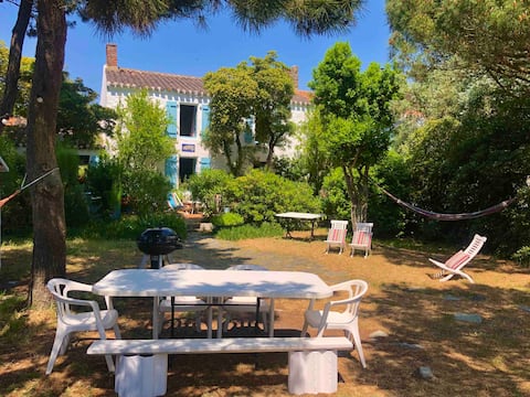 LaGachere: A Surf Spot right by the water