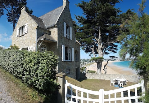 Beautiful villa with sea views
