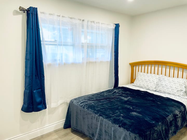 Private bedroom 1 or entire main level (3beds) Houses for Rent in