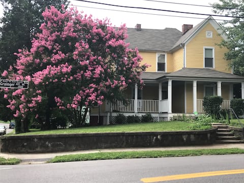 Cozy and Convenient Apartment in Old North Knox