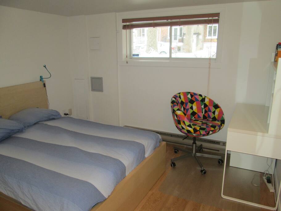Chambre avec lit double / room with double bed