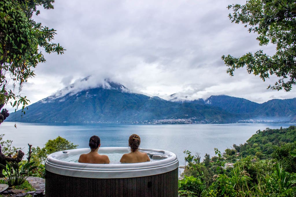 brand-new Deluxe Jacuzzi for 4 people, with 20 hydrotherapeutic jets