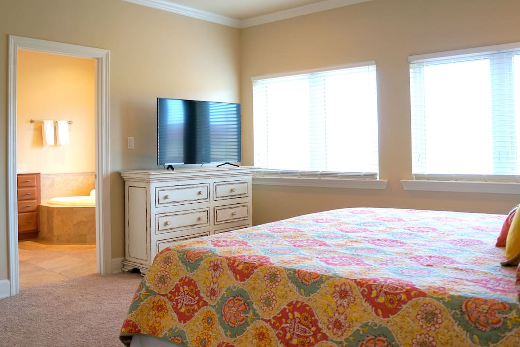 Upstairs ~ Master bedroom, King bed + daybed