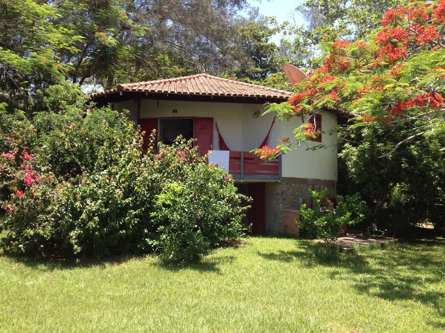 Casa vista do jardim - house view from the garden
