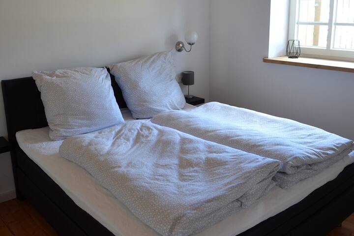 Good Bennewohld | Wanderlust | Приземје во спалната соба