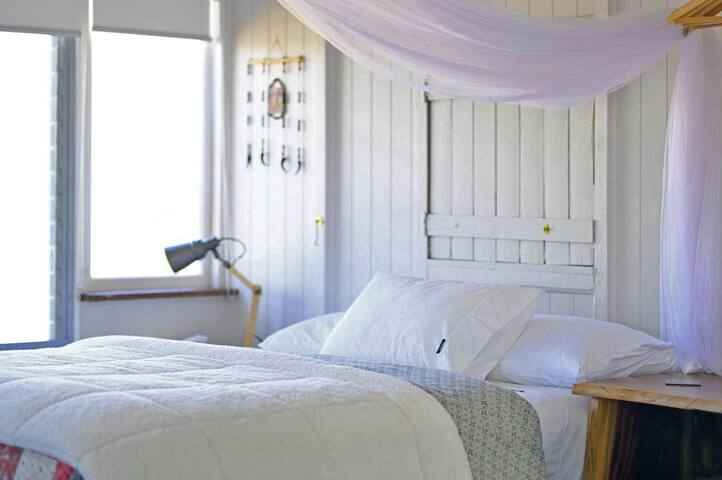 Flagrock Dairy Studio - Quiet country charm