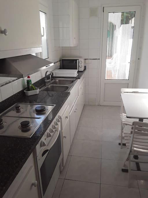 Cocina con todos los utensilios necesarios