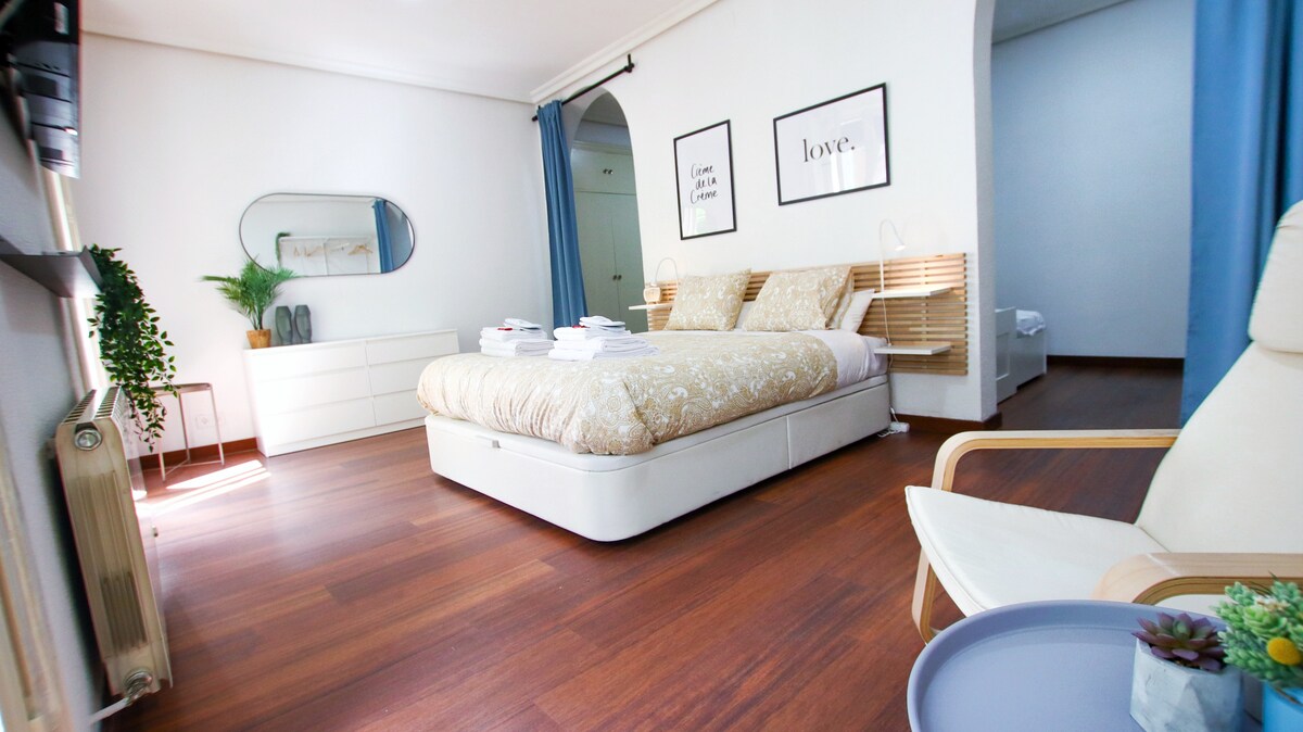 Successful Airbnb property: Apartment in Plaza de España, Gran Via in Centro