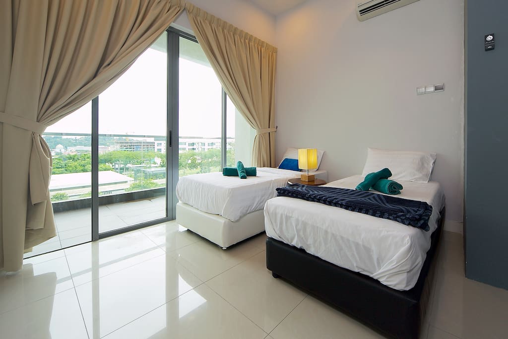 2 Single beds with views to the garden