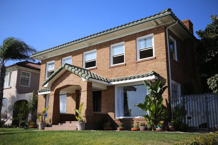 Ocean house, full size Tennis court & Pickleball. gallery image 3