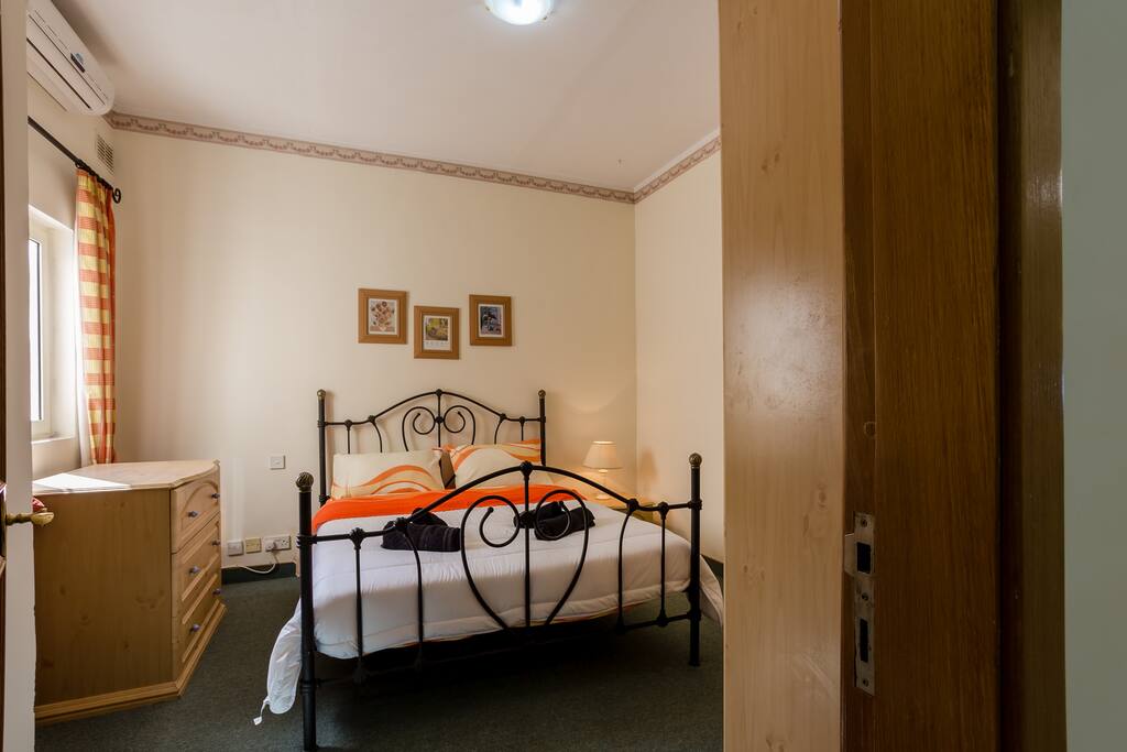 bedroom2