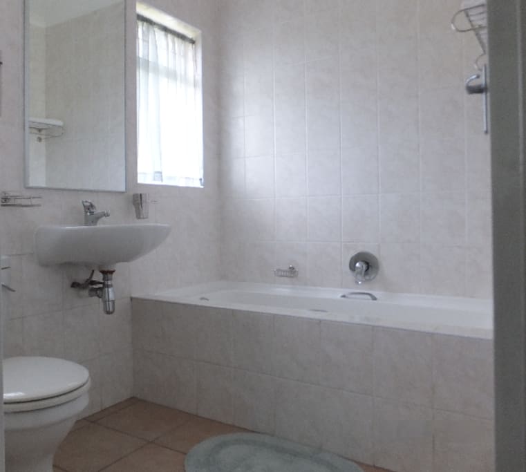 En Suite Bathroom with Toilet and Bath