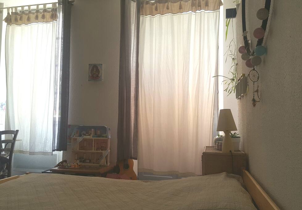 Pièce principal,
avec bureau.