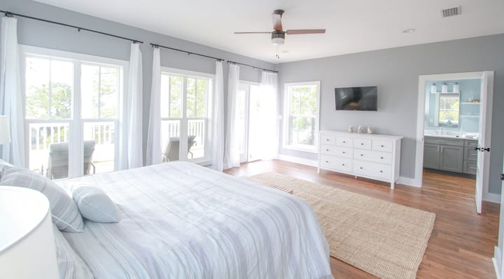 غرفة النوم الرئيسية