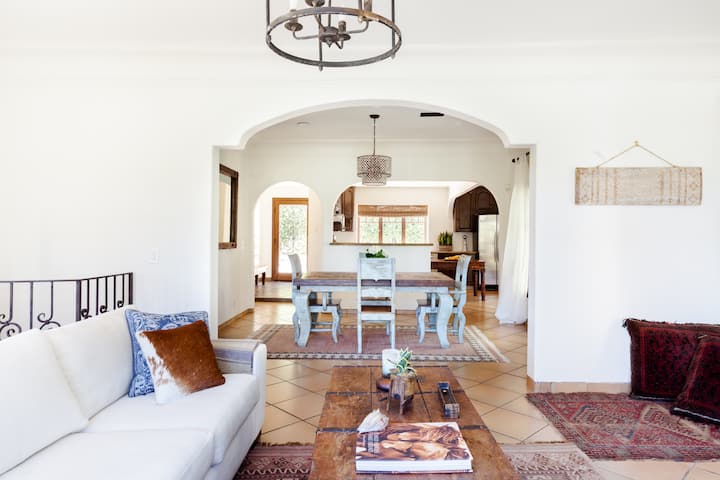 Hollywood Hills Designer Villa/duplex With Authentic Charm - Los Angeles, CA