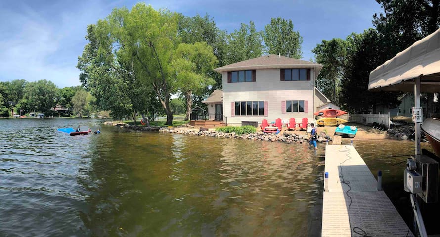 Lake House on the Point – Sandy Beach – Kayaks
