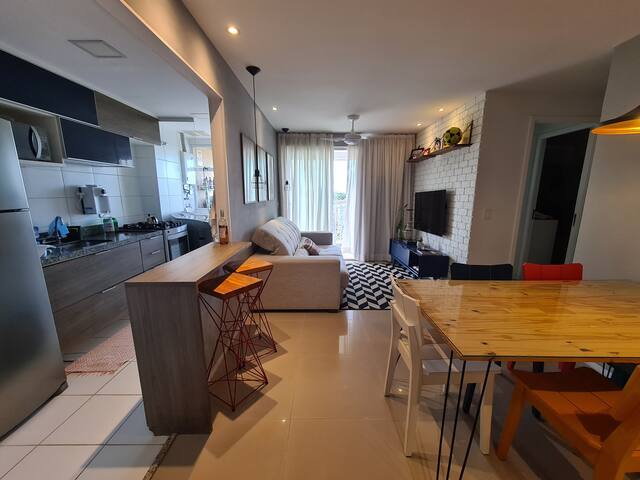 Apartamento confortável em condomínio com mt lazer