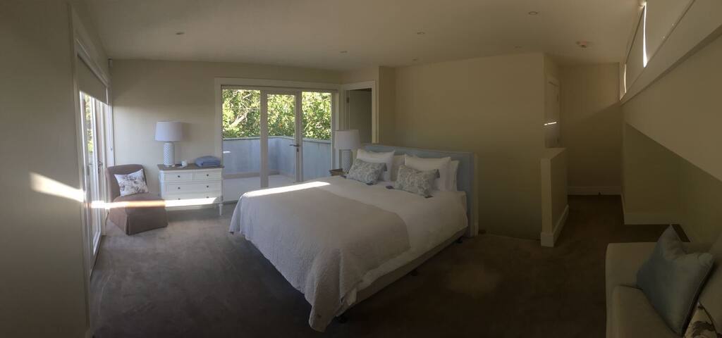 Entire stunning home. Perfectly located. gallery image 5