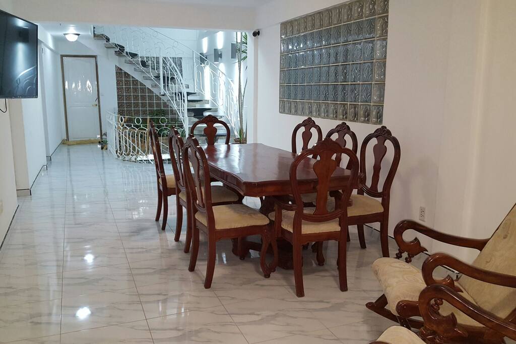 Sala segundo nivel.