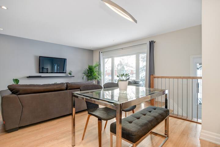 Large 5 Bed Home for Families, Groups, Colleagues gallery image 5