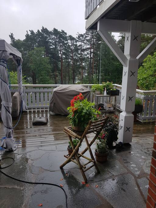 Terrasse med grill